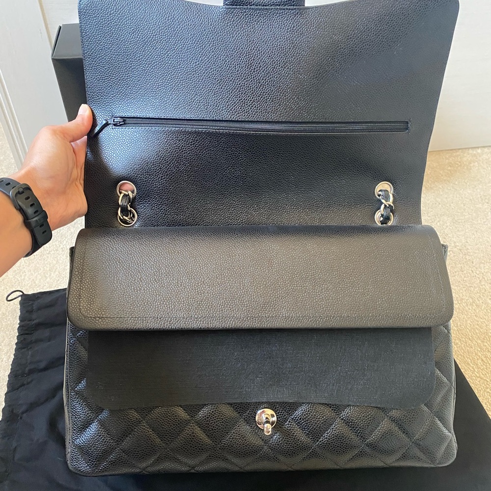 **AUTHENTIC CHANEL MAXI HANDBAG** - Picture 10 of 16